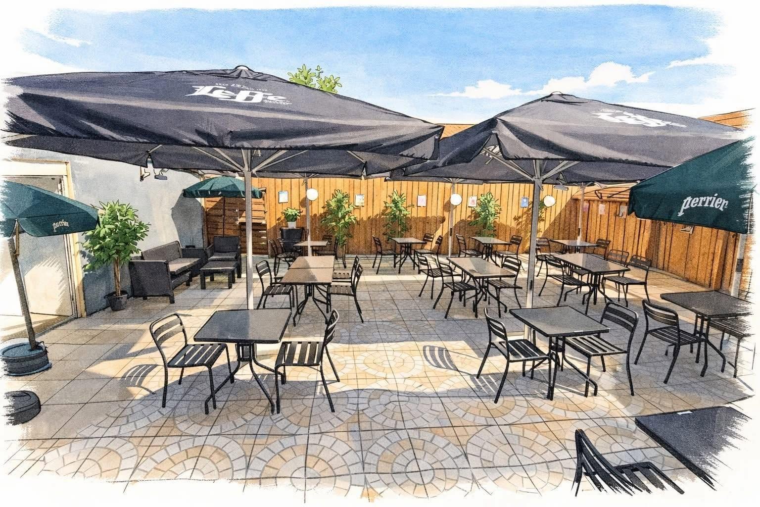 Terrasse privée et ombragée du Restaurant À Table à Jaulnay en Touraine